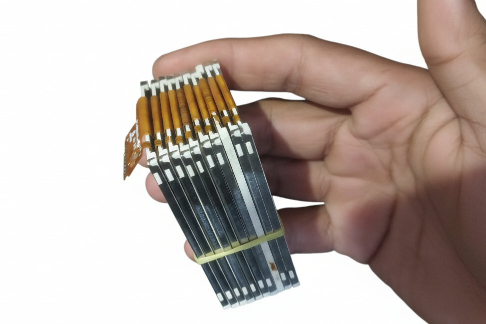 Jio F220 16-Pin 2.4-Inch